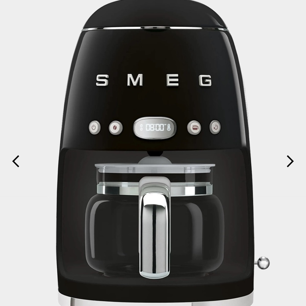 Smeg Retro Drip Filter Coffee Machine 
Color: Black
